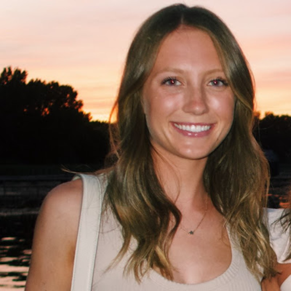 Meet your Posher, Emily